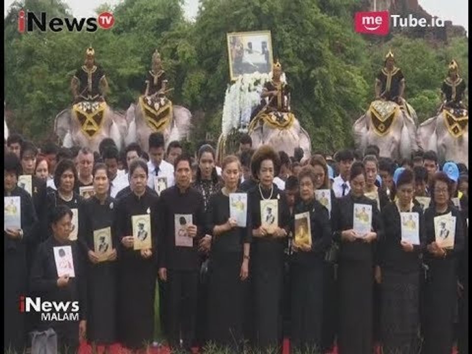 Peringati 1 Tahun Kematian Raja Bhumibol, Warga Thailand Gelar Upacara - iNews Malam 15/10