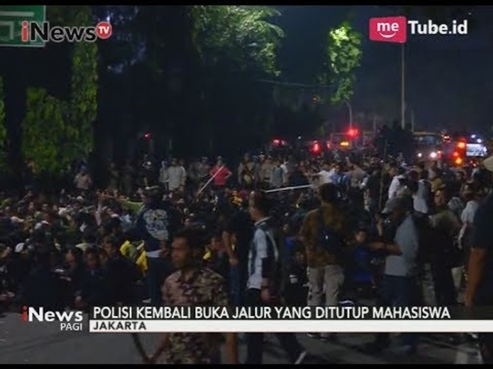 Demo Mahasiswa di Depan Istana Merdeka Dibubarkan Polisi - iNews Pagi 21/10