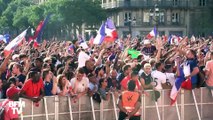 20.000 supporters sont rassemblés sur la place de l'Hôtel de Ville de Paris !