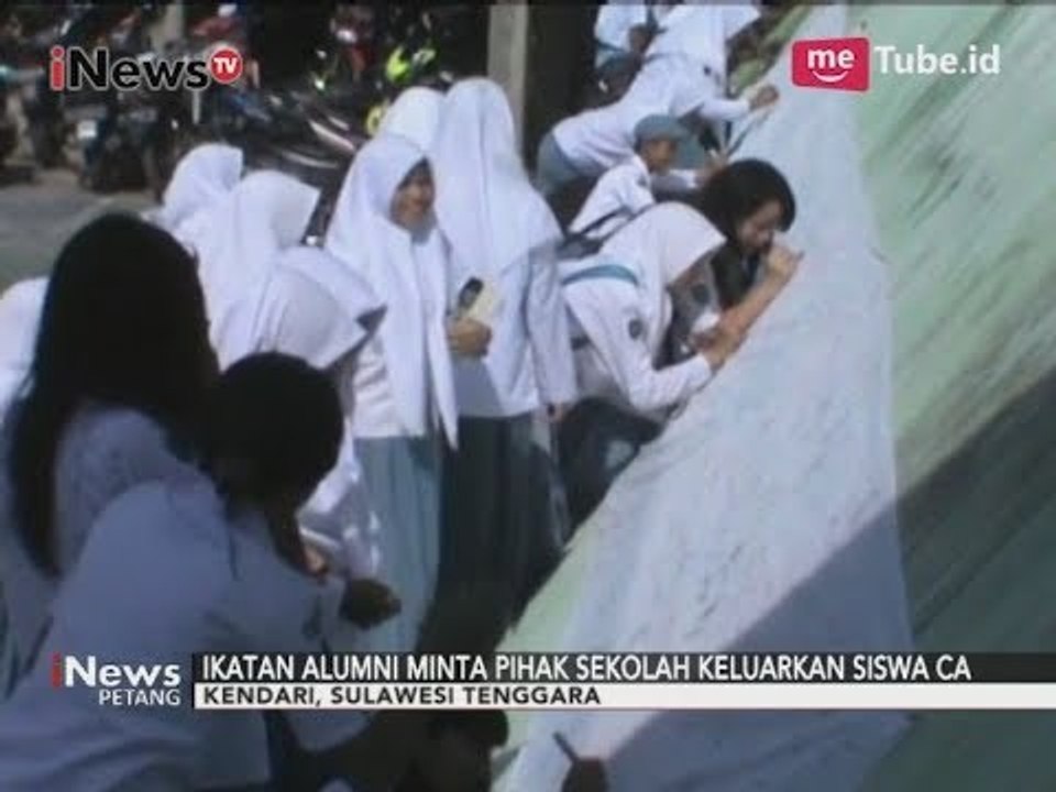 Terkait Orang Tua Murid Aniaya Guru, Ribuan Siswa Gelar Aksi Dukung Guru Hayari - iNews Petang 23/10