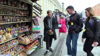 Mondial-2018: Macron, nouveau visage des poupées russes