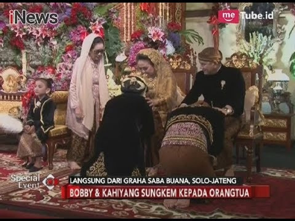 Prosesi Sungkeman Bobby & Kahiyang Kepada Orangtua - Special Event 08/11