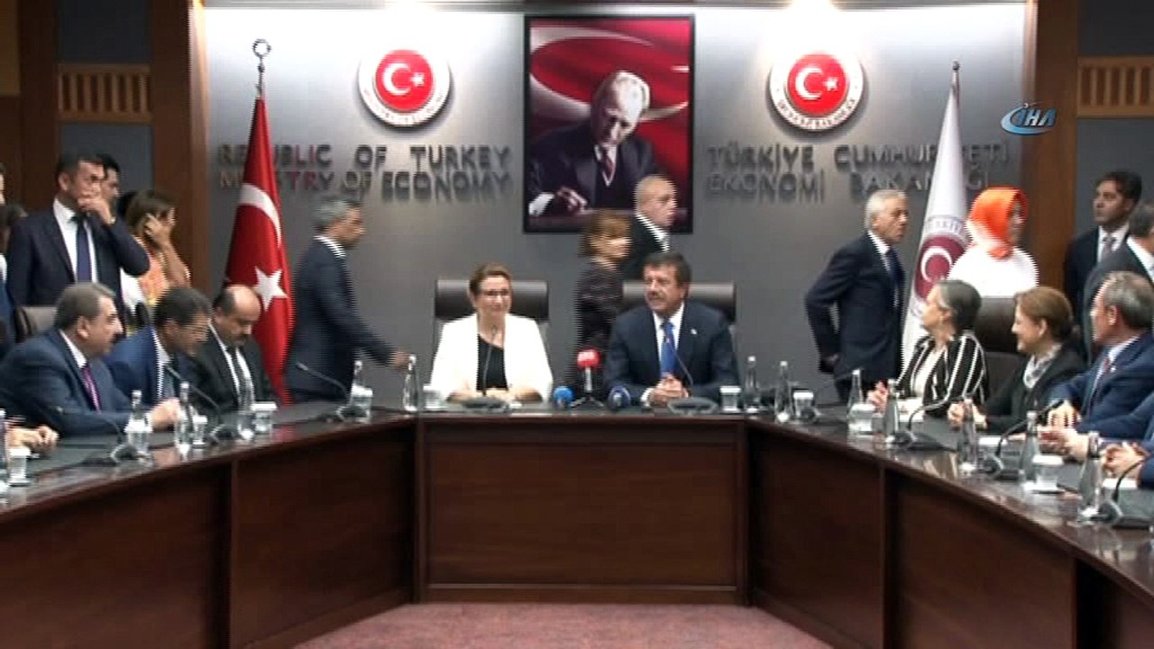 Ticaret Bakanı Ruhsar Pekcan görevi devraldı