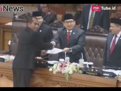 Komisi I DPR RI Serahkan Surat Penyetujuan Marsekal Hadi Sebagai Panglima TNI - Special Report 07/12