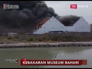 Descargar video: Gedung Museum Bahari Terbakar, Hampir Separuh Gedung Habis Dilalap Api - Breaking News 16/01