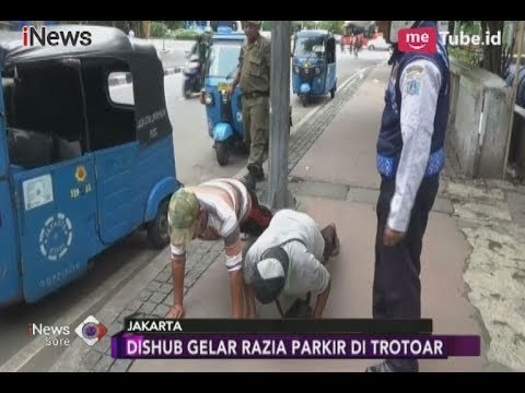Push Up 20 Kali! Dishub Berikan Sanksi Kepada 2 Supir Bajaj saat Razia Trotoar - iNews Sore 27/01