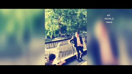 Pakistanis in London gathered outside the Avenfield