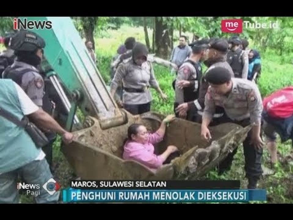 Tolak Eksekusi Lahan, Penghuni Rumah Mengamuk dan Tahan Eskavator - iNews Pagi 09/02