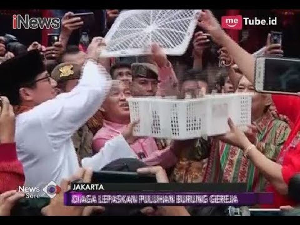 Cawagub Sandiaga Uno, Terbangkan Puluhan Burung Gereja di Wihara Dharma Bhakti - iNews Sore 16/02