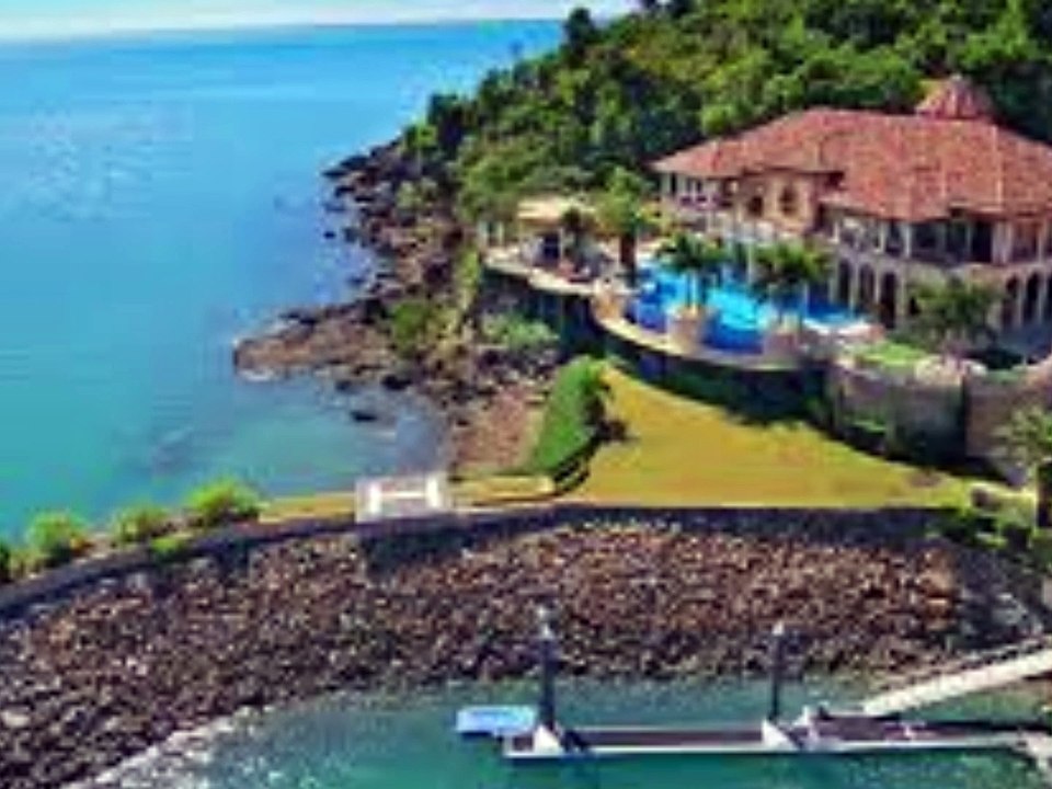 mansions on the sea