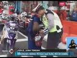 Heboh!! Menolak Ditilang, Seorang Ibu-ibu Gigit Tangan Polisi Hingga Memar - iNews Siang 23/02