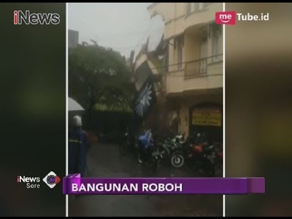 Video Amatir!! Detik-detik Bangunan Ruko Roboh Tergerus Air Sungai - iNews Sore 01/03
