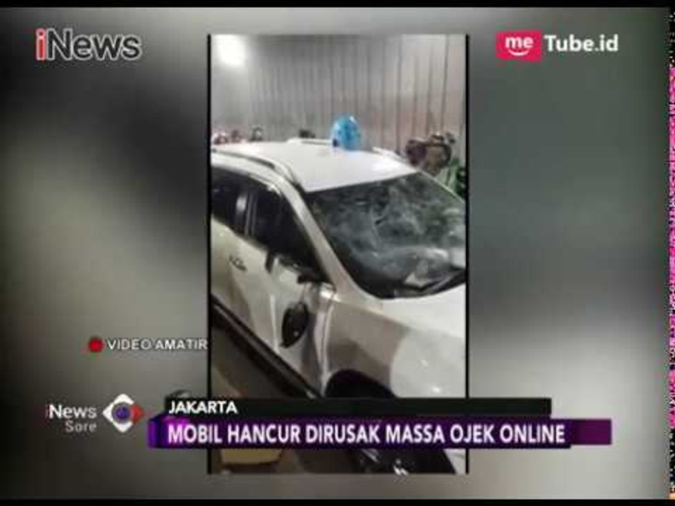 Video Amatir Detik-detik Ojek Online Mengamuk Saat Mobil Tabrak Rekannya - iNews Sore 01/03
