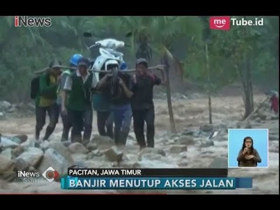 Akses Jalan Tertutup Total, Warga Pacitan Nekad Terjang Banjir Longsor  - iNews Siang 08/03