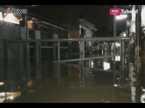 Akibat Hujan Deras, Perumahan Pondok Hijau Bekasi Terendam Air Setinggi 90 Cm - iNews Pagi 08/03
