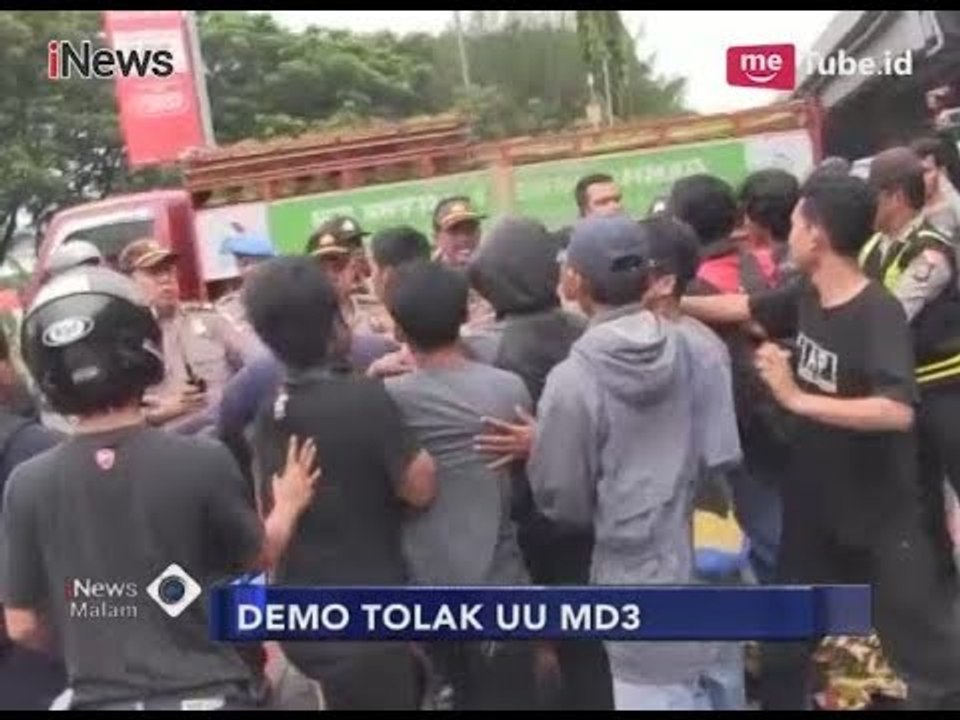 Tolak UU MD3, Demo Mahasiswa di Makassar Berakhir Ricuh - iNews Malam 09/03
