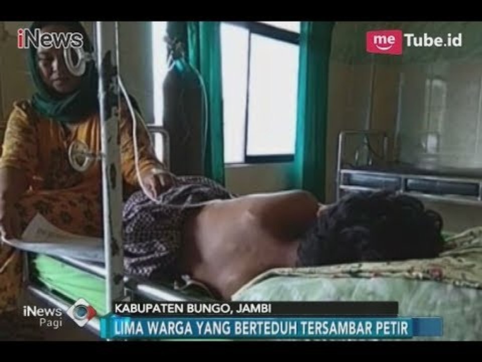 Naas! 5 Orang Warga Kab. Bungo, Jambi Tersambar Petir Saat Berteduh di Pos Ronda - iNews Pagi 08/03