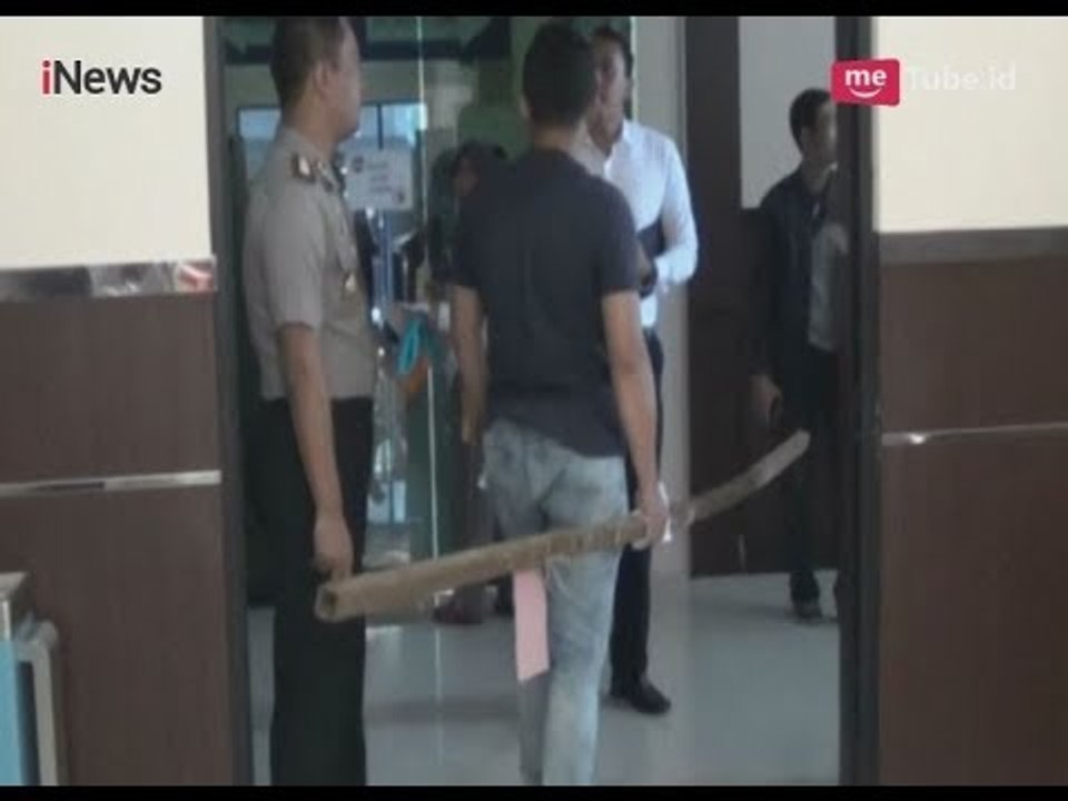 Nenek Tarminah Tertimpa Besi Sepanjang 4 Meter Proyek Rusunawa Pasar Rumput - Special Report 19/03