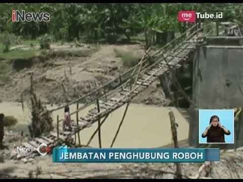 Roboh Diterjang Banjir, Warga Bojonegoro Terpaksa Bangun Jembatan dengan Kayu - iNews Siang 20/03