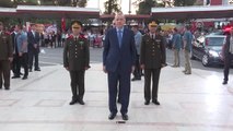 Türkiye Cumhurbaşkanı Erdoğan, Atatürk Anıtı'na Çelenk Bıraktı