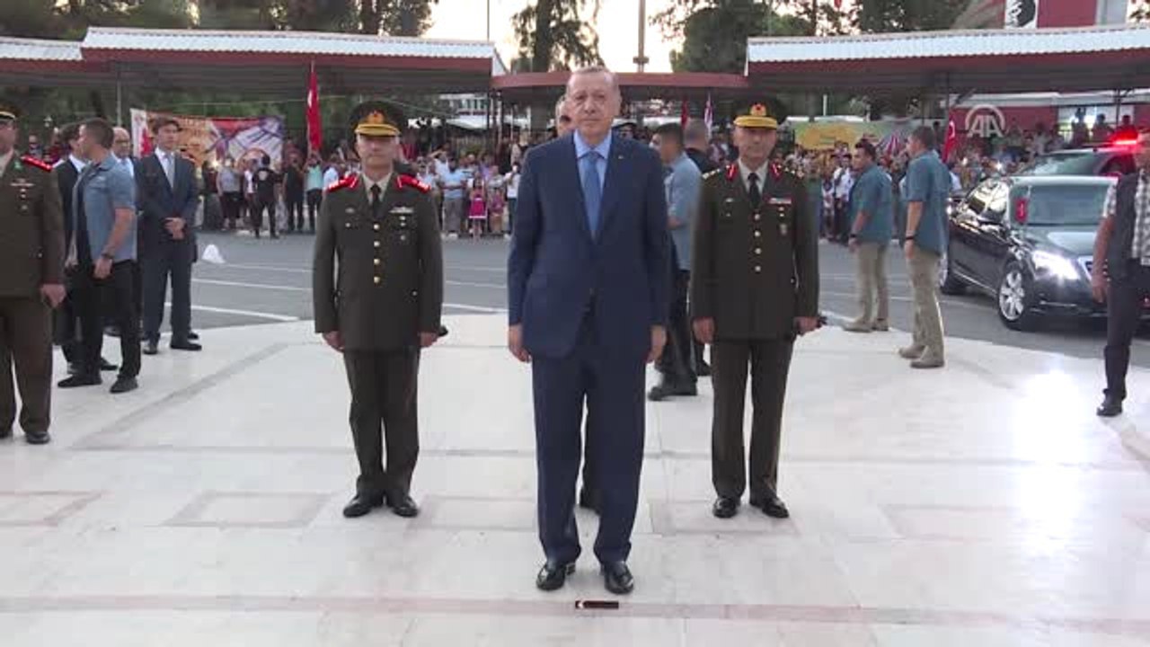 Türkiye Cumhurbaşkanı Erdoğan, Atatürk Anıtı'na Çelenk Bıraktı