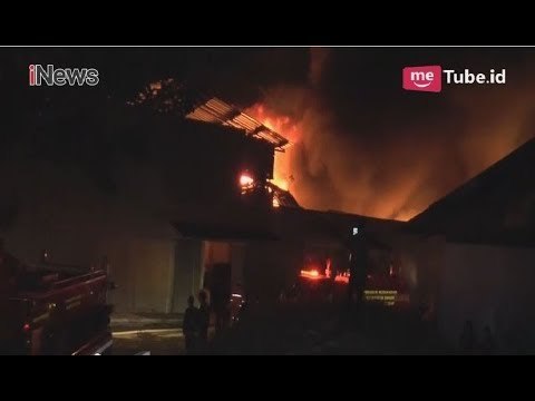 Pabrik Payung di Depok Ludes Dilalap si Jago Merah, 20 Damkar Diterjunkan - iNews Pagi 21/04