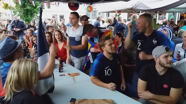 Joie après le but français au Paddock à Bar-le-Duc