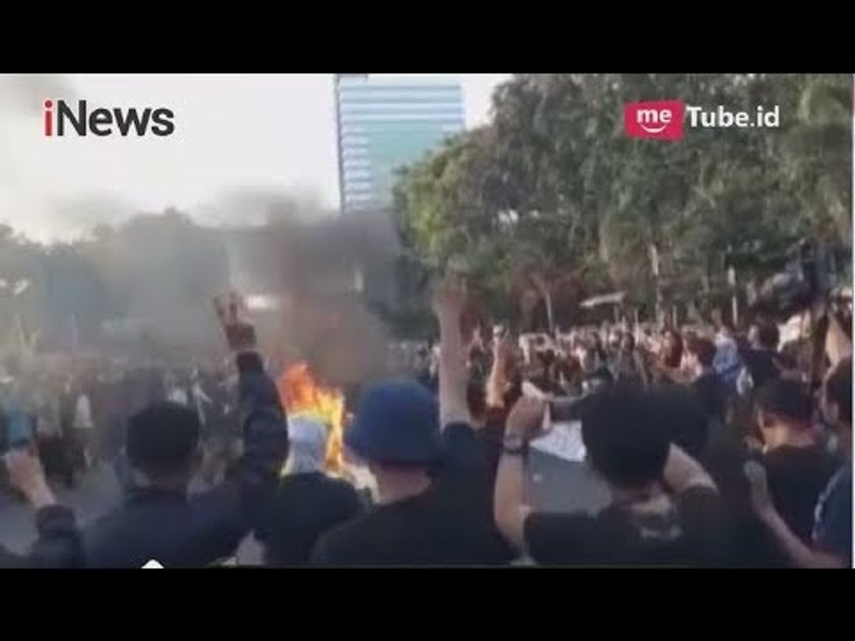 Ricuh Demo Pendukung Pilwakot Danny-Indira, Massa Bakar Motor  iNews Sore 28/04