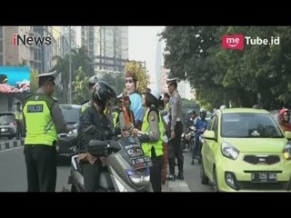 Wow! Tertib Berlalu Lintas, Polisi Hadiahi Pengendara Boneka Ondel-ondel - Special Report 03/05