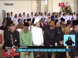 Télécharger la video: Peringati Upacara Hari Pancasila, Tamu Undangan Kompak Berbusana Adat - iNews Siang 01/06