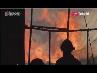 Video herunterladen: Gudang Kapas di Bandung Ludes Terbakar, Petugas Kesulitan Padamkan Api - iNews Sore 04/06