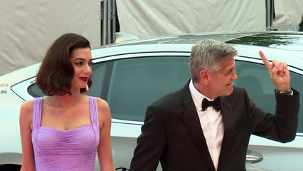 George Clooney sofre acidente de moto