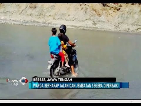 Jembatan Putus, Warga Tonjong Brebes Nekat Sebrangi Sungai Pakai Motor - iNews Pagi 03/07
