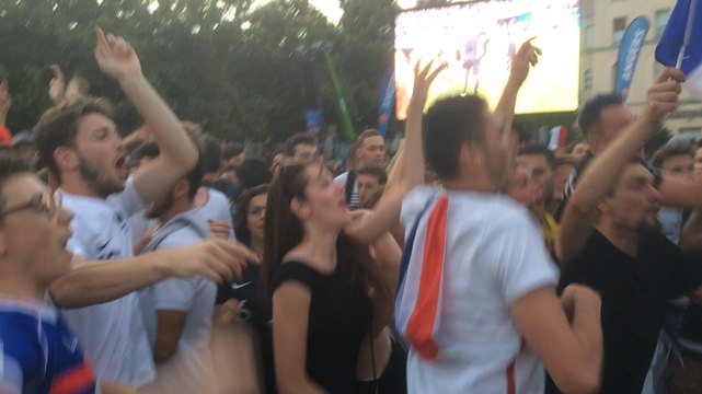 On fête la victoire des Bleus au parc Bellefontaine !