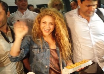 Shakira'ya Baklava İkramı