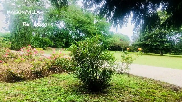 A vendre - Maison/villa - SAINT-JEAN-D'ANGELY (17400) - 7 pièces - 228m²