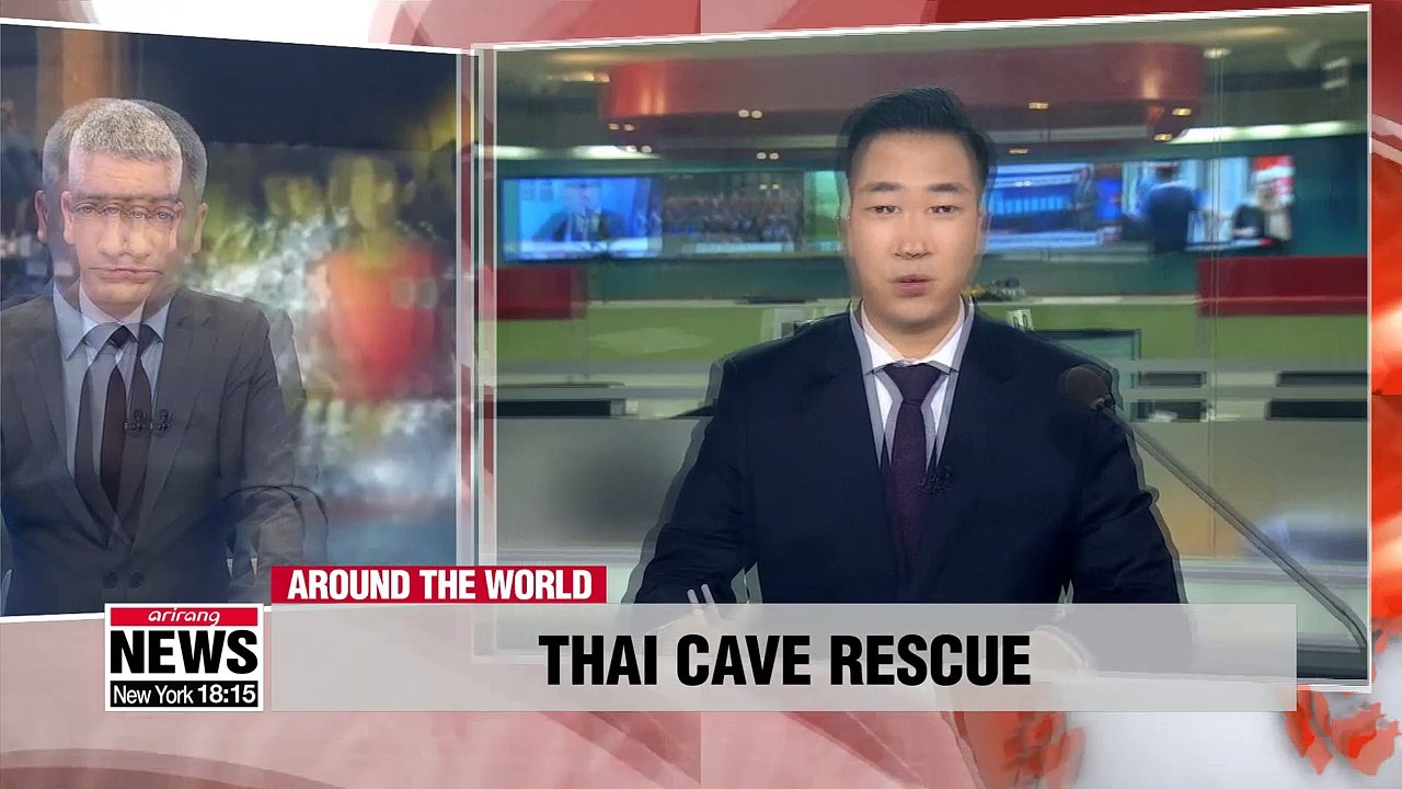 12 Boys and football coach free from flooded Thai cave