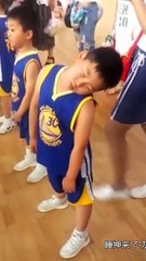 Senang macam ni...mana2 pun boleh tidur hahaha