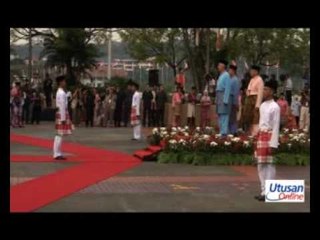 Upacara menaikkan bendera UMNO