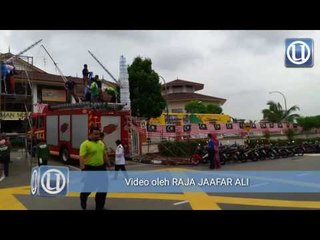 Download Video: Pelajar SMK Taman Nusa Damai guna 1,500 botol bangunkan 'Menara Berkembar Petronas'