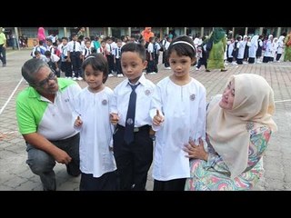 Kembar tiga jadi tumpuan di SK Taman Perling 3