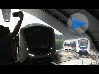 Tren LRT baharu laluan Kelana Jaya mula beroperasi