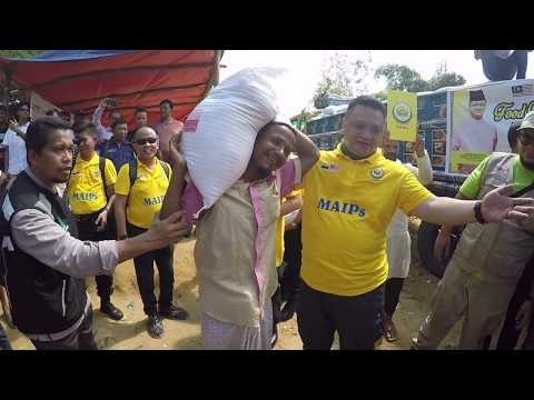 Bantuan disampaikan kepada pelarian Rohingya di Cox's Bazar, Bangladesh