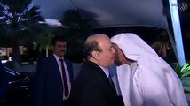 فيديو للحظة استقبال ولي عهد أبوظبي الشيخ محمد بن زايد آل نهيان للرئيس عبدربه منصور هادي والوفد المرافق له. ⁧‫#اليمن‬⁩ ⁧‫#الامارات‬⁩