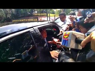 Azmin tiba di Istana Bukit Kayangan, menghadap  Sultan Selangor