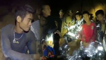 '태국 동굴 소년' 코치..."아이들에게 음식 양보해" / YTN