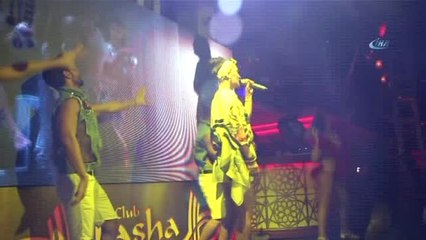 Demet Akalın'ın Konserde Şaşırtan İsteği