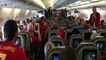 Folle ambiance dans l'avion des supporters belges pour Saint-Petersbourg