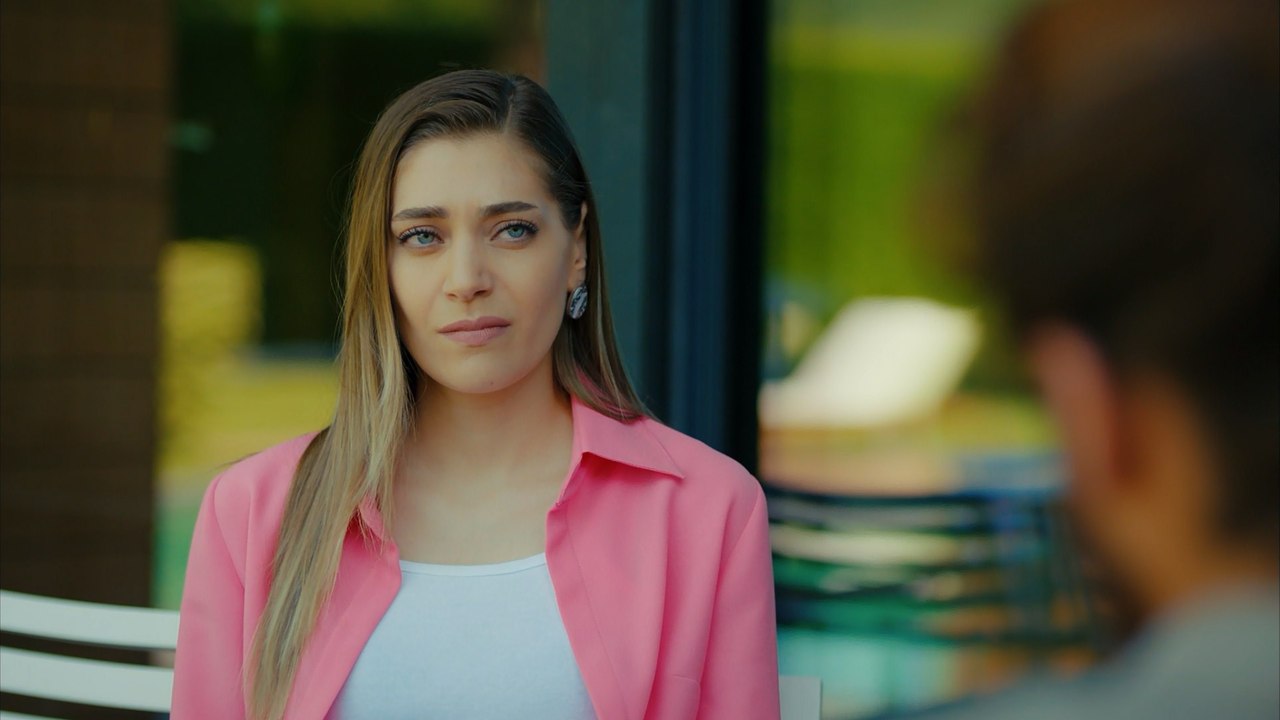 Erkenci Kuş 3. Bölüm Leyla İşten Çıkarıldı mı?