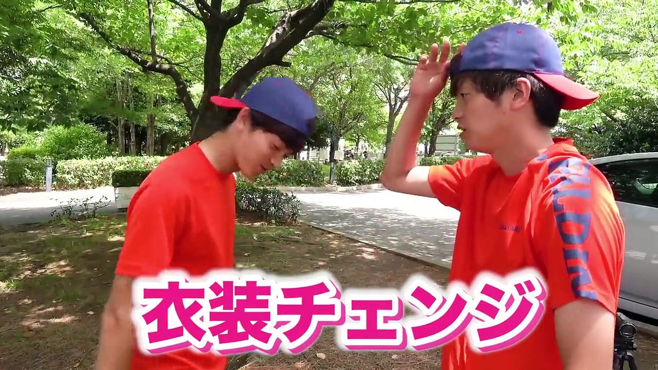 観光客に双子の瞬間移動ドッキリ仕掛けたらチップもらいかけたw